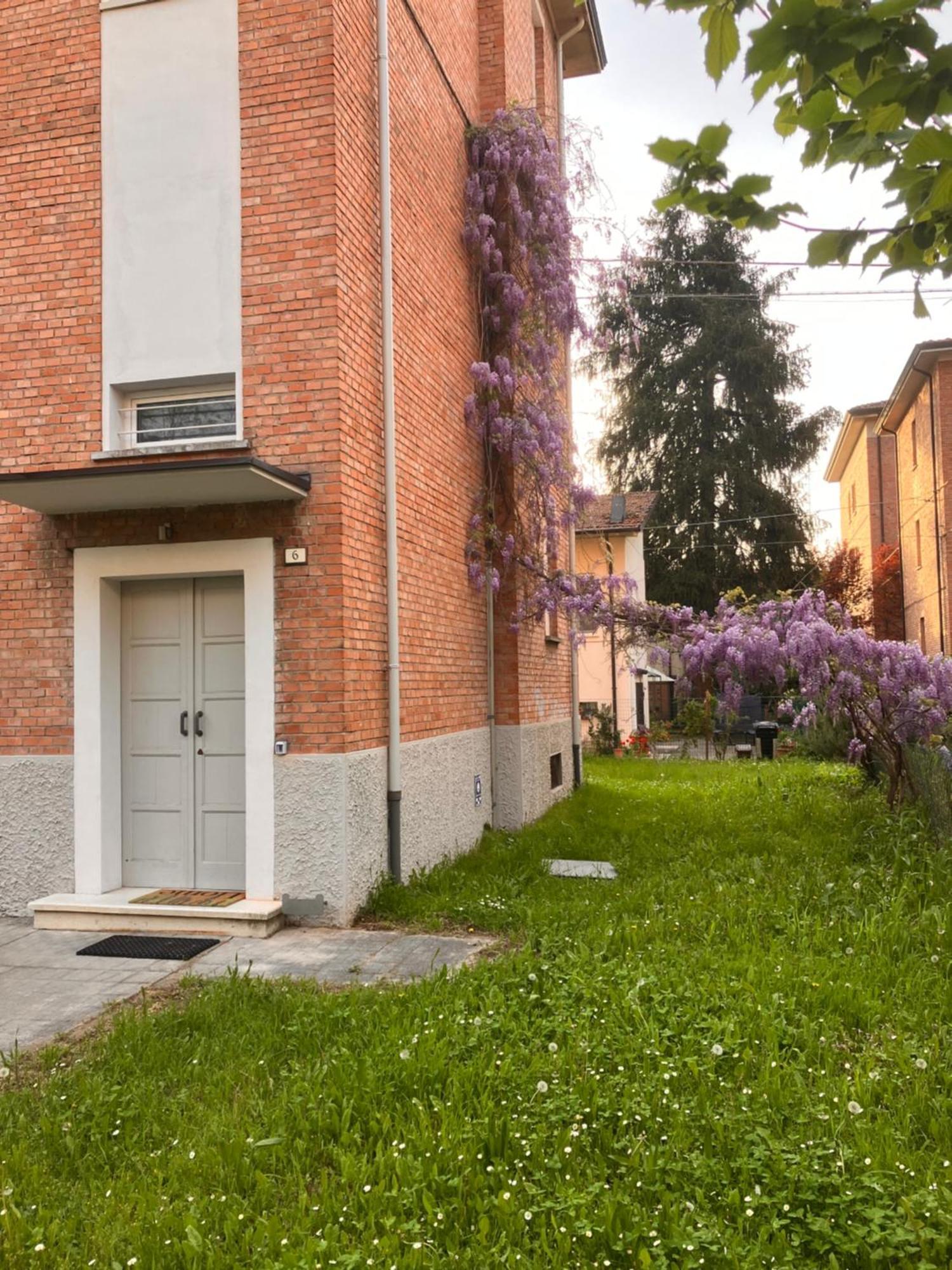 Rossena Home Tranquillo Appartamento, Con Giardino, Vicino Al Centro Ed All'Ospedale Santa Maria Nuova Smn Reggio nell'Emilia Esterno foto