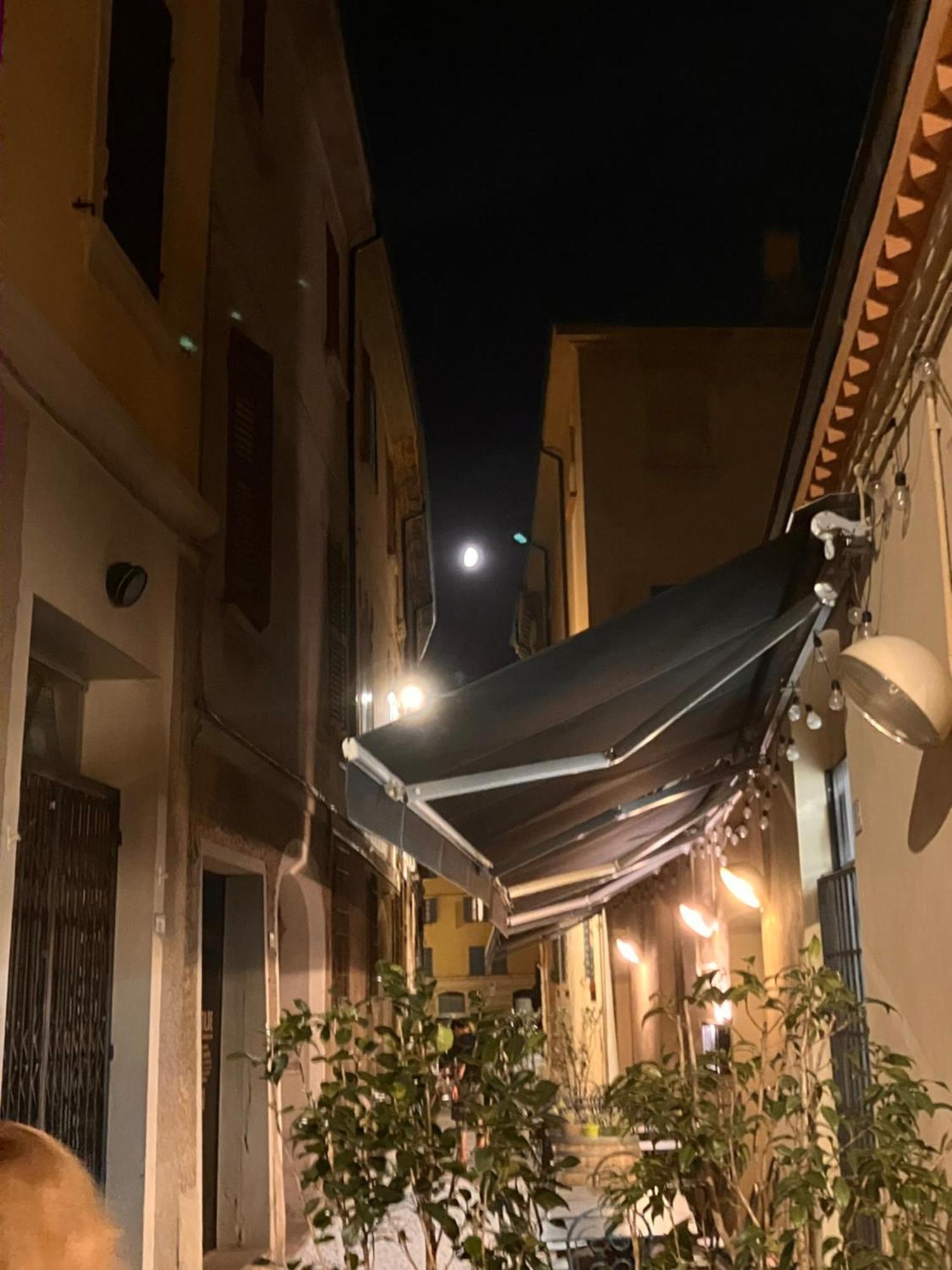 Rossena Home Tranquillo Appartamento, Con Giardino, Vicino Al Centro Ed All'Ospedale Santa Maria Nuova Smn Reggio nell'Emilia Esterno foto